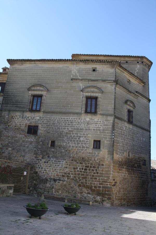 Barbacana, Dieciocho Baeza Exterior foto